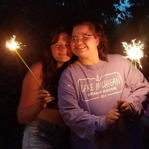 Meet your Posher, Leahjo